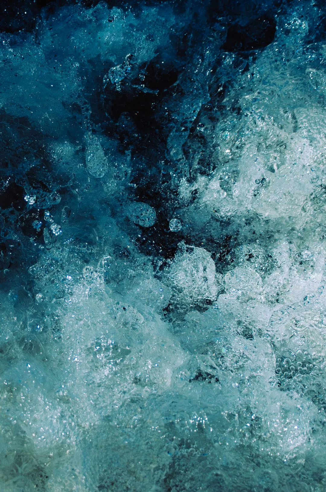 turbulent water splash close-up aesthetic phone background